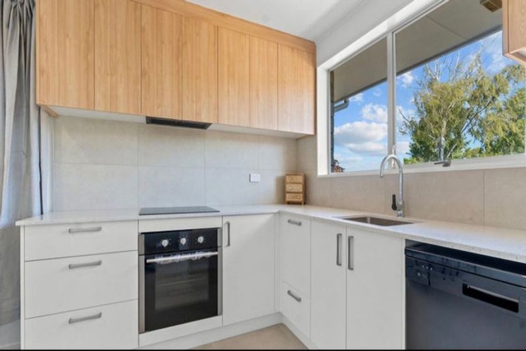 Photo of property in 1/39 Chipping Lane, Redwood, Christchurch, 8051