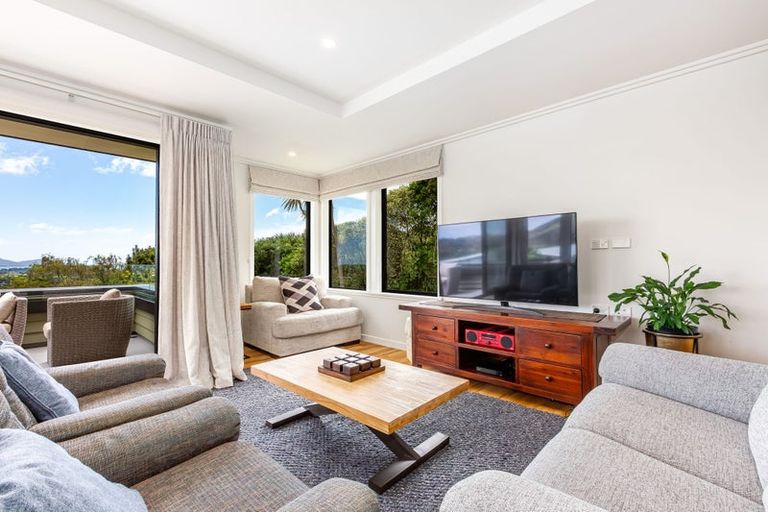 Photo of property in 39b Kakariki Grove, Waikanae, 5036