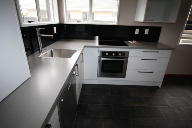 Photo of property in 12 Raglan Avenue, Cloverlea, Palmerston North, 4412