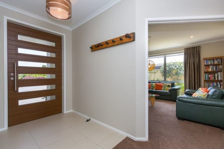 Photo of property in 7a Royal Heights, Glen Avon, New Plymouth, 4312
