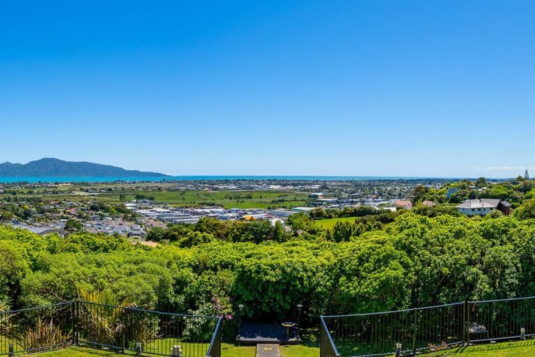Photo of property in 7 Ocean Vista Lane, Paraparaumu, 5032