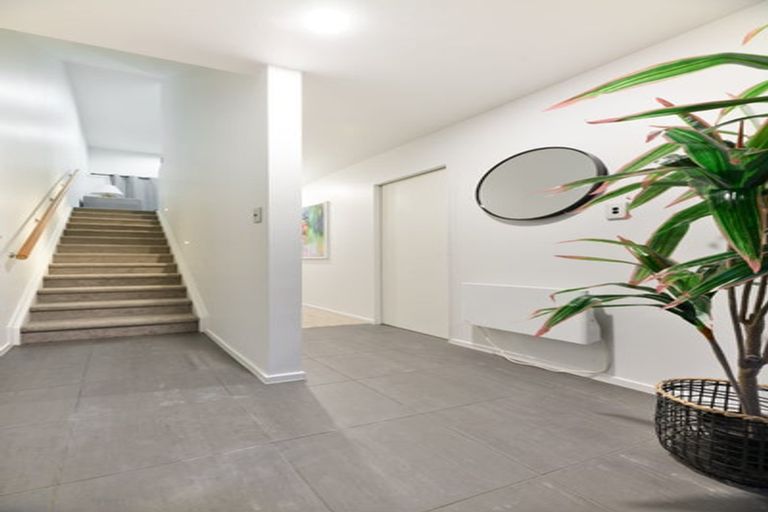 Photo of property in 76g Edmonton Road, Henderson, Auckland, 0612