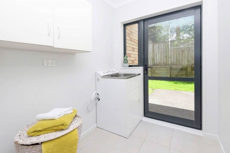 Photo of property in 52 Baverstock Road, Flat Bush, Auckland, 2016