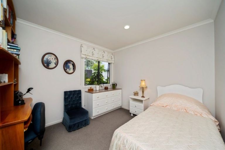 Photo of property in 9a Wilton Street, Westown, New Plymouth, 4310