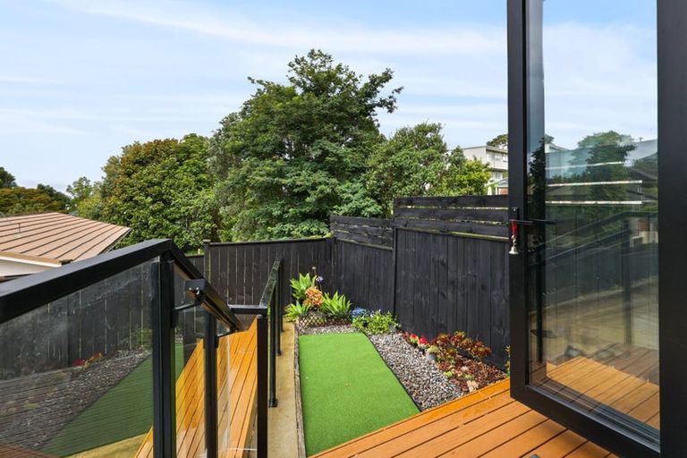 Photo of property in 9e Glenfern Road, Mellons Bay, Auckland, 2014