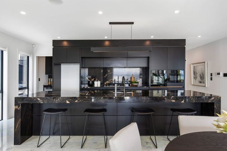 Photo of property in 18a The Esplanade, Eastern Beach, Auckland, 2012