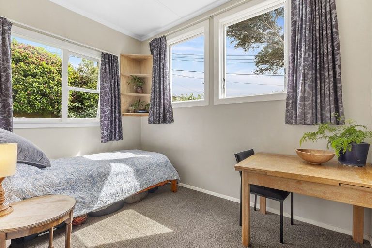 Photo of property in 15 Seine Street, Island Bay, Wellington, 6023