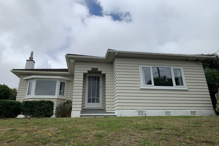 Photo of property in 40 Helston Road, Johnsonville, Wellington, 6037