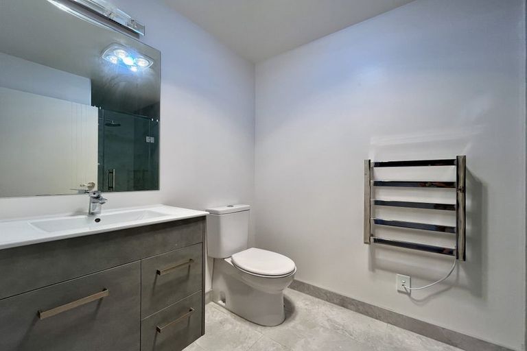 Photo of property in 93 Walsh Road, Papakura, 2110