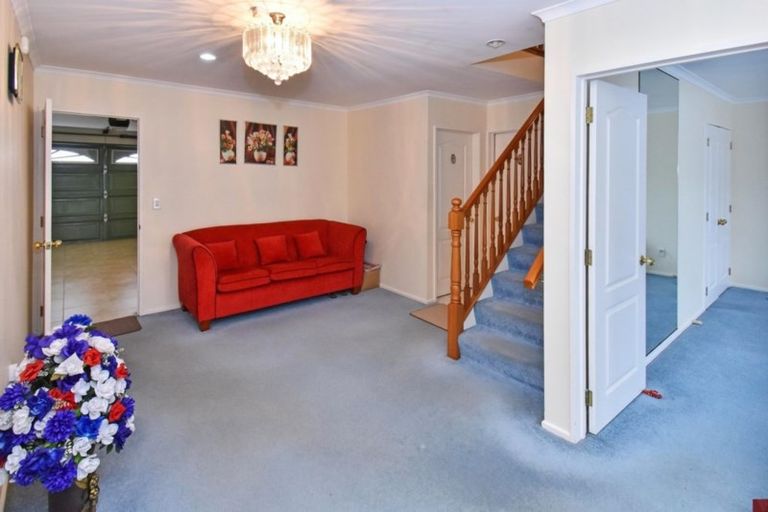 Photo of property in 12 Pistachio Place, Goodwood Heights, Auckland, 2105