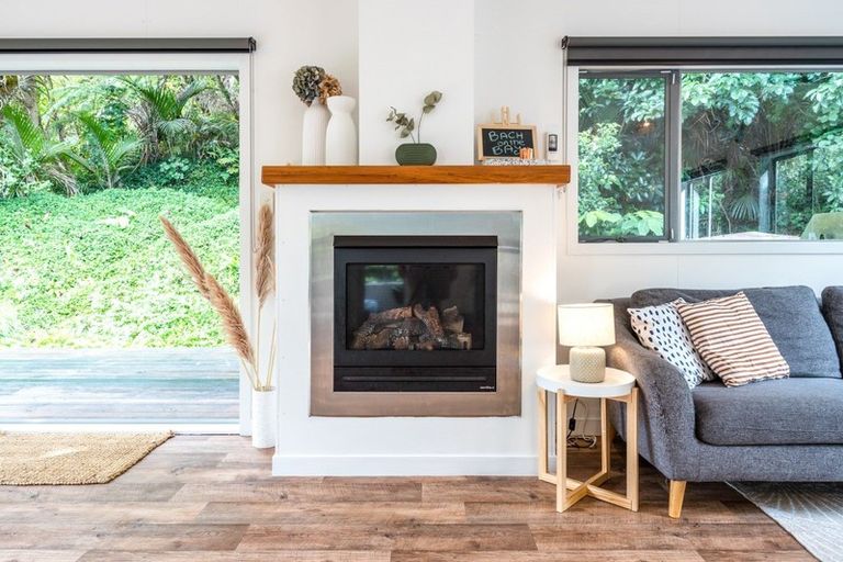 Photo of property in 17 Glen Brook Road, Omiha, Waiheke Island, 1081