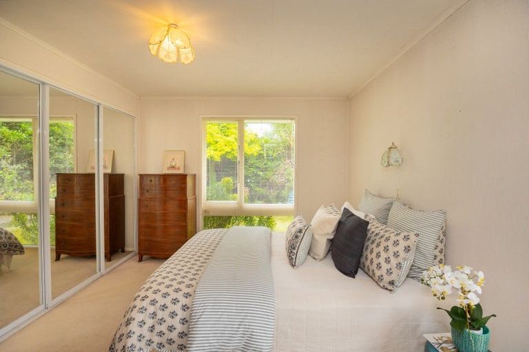 Photo of property in 17 Chilton Grove, Hokowhitu, Palmerston North, 4410