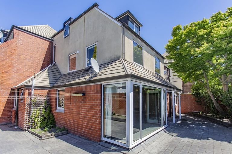 Photo of property in Cranleigh Mews, 4/10 Cranmer Square, Christchurch Central, Christchurch, 8013