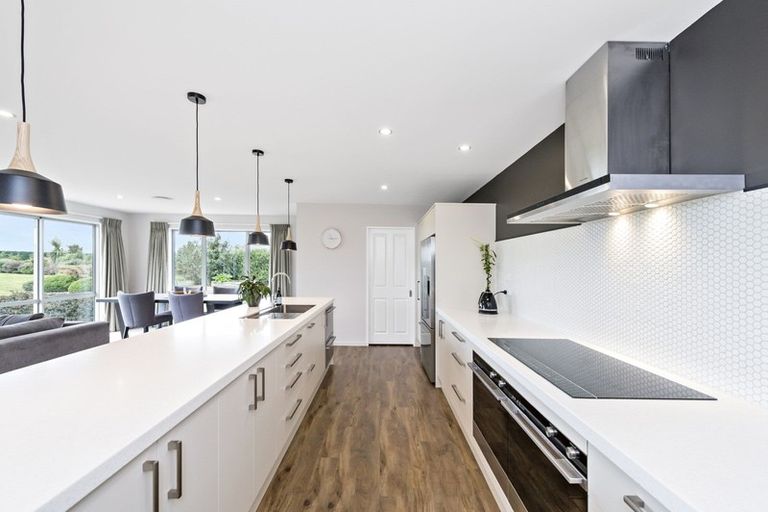 Photo of property in 36 Whitcombe Place, Darfield, 7571