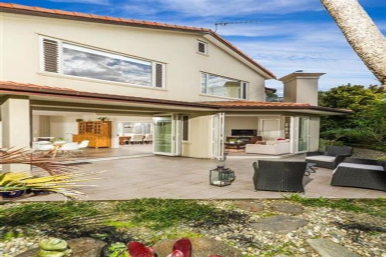 Photo of property in 6 Brighton Terrace, Murrays Bay, Auckland, 0630