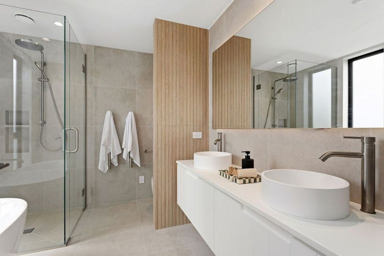 Photo of property in 38 Straven Road, Riccarton, Christchurch, 8011