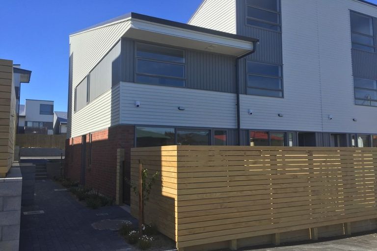 Photo of property in 7/24 Princess Terrace, Newtown, Wellington, 6021