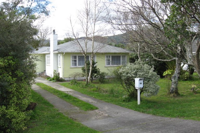 Photo of property in 34 Wainuiomata Road, Wainuiomata, Lower Hutt, 5014