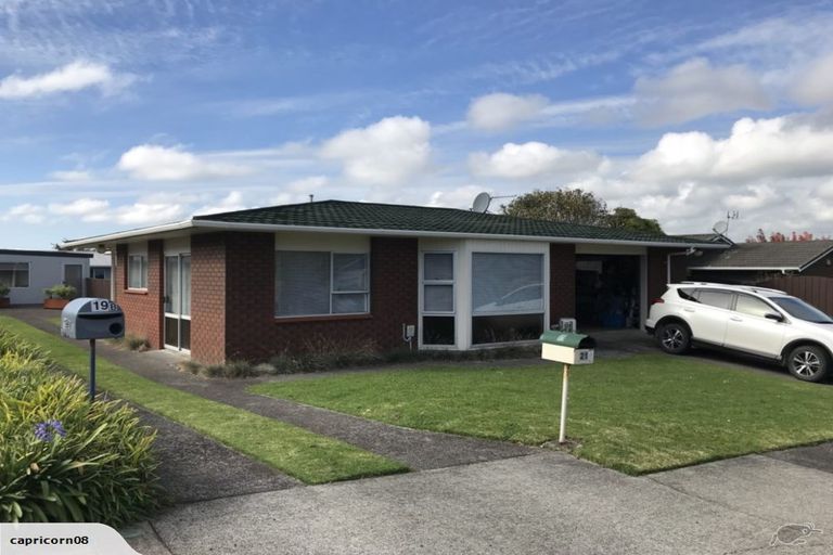 Photo of property in 21 Mayfair Place, Westown, New Plymouth, 4310