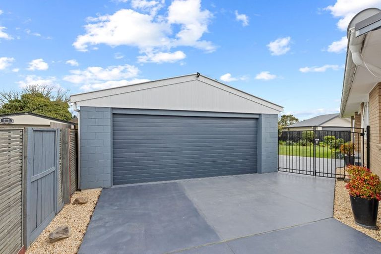 Photo of property in 12 Cowper Place, Avondale, Christchurch, 8061