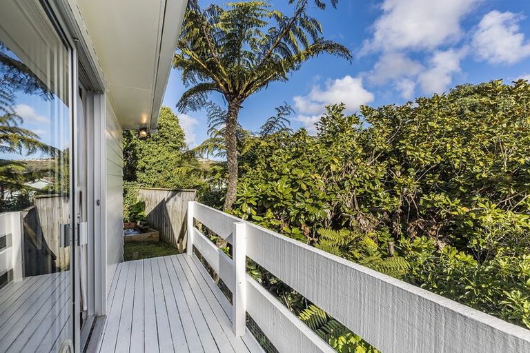 Photo of property in 11b Florio Terrace, Tawa, Wellington, 5028