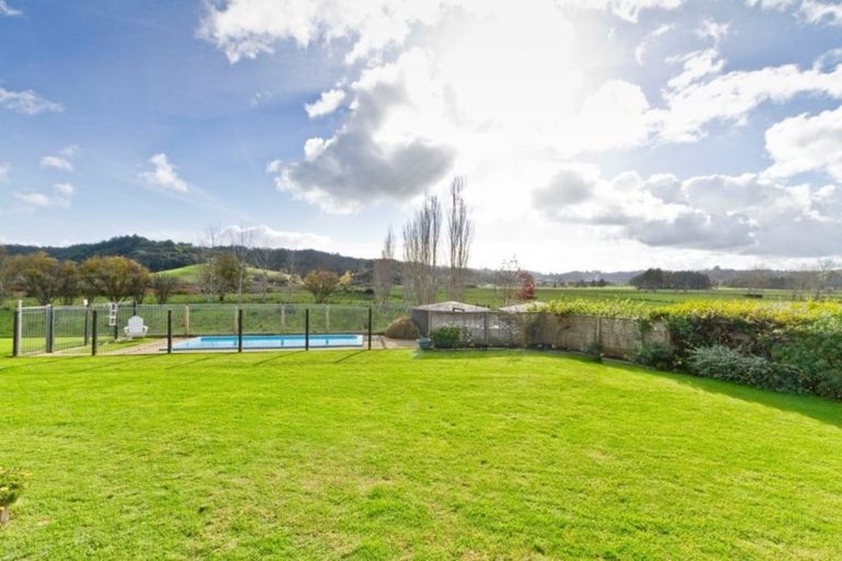 Photo of property in 729 Kaipara Coast Highway, Kaukapakapa, 0871