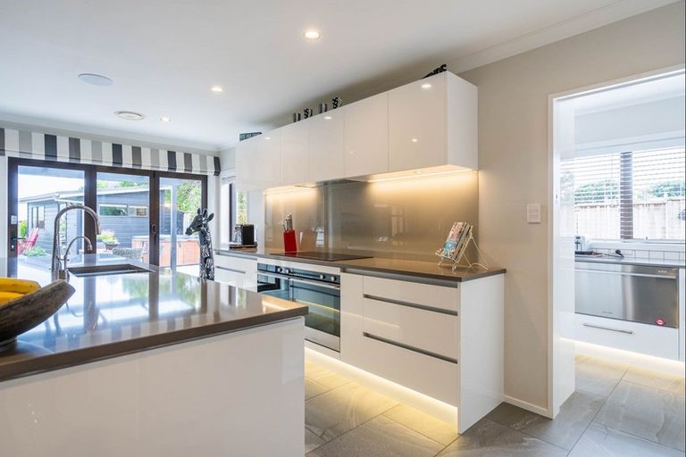 Photo of property in 23 Ara Kuaka, Waikanae Beach, Waikanae, 5036