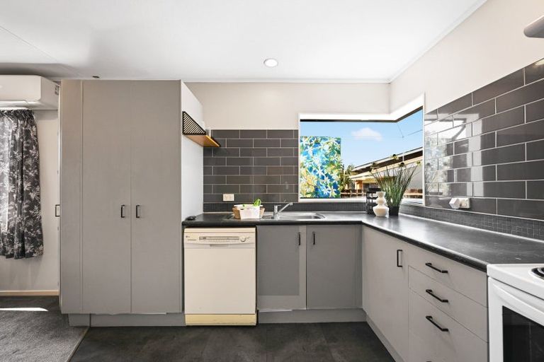 Photo of property in 8 Brough Place, St Andrews, Hamilton, 3200