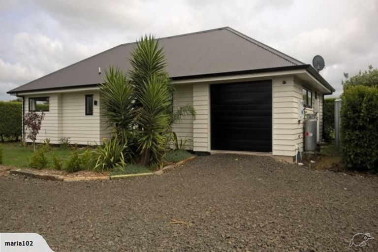 Photo of property in 78b Koraha Road, Kumeu, 0892