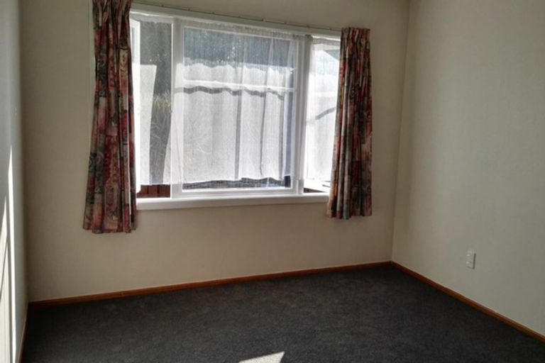 Photo of property in 14 Bedford Street, Te Atatu South, Auckland, 0610