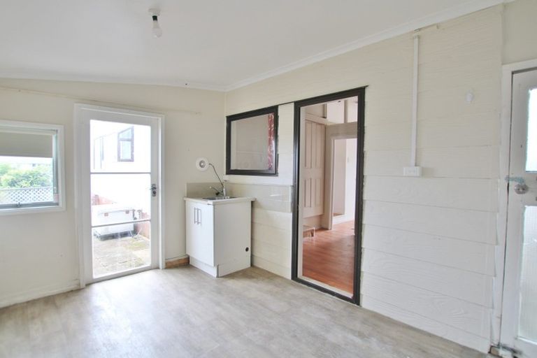 Photo of property in 3/101 Donovan Street, Blockhouse Bay, Auckland, 0600