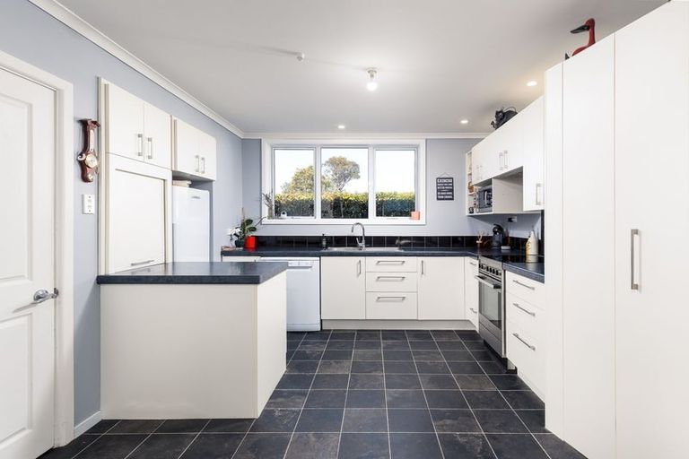 Photo of property in 16 Coronation Street, Waimate, 7924