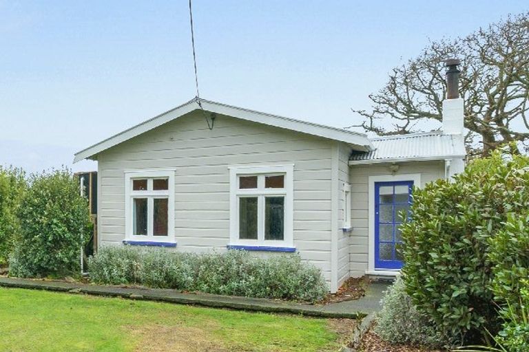 Photo of property in 13 Anga Street, Tangimoana, 4822