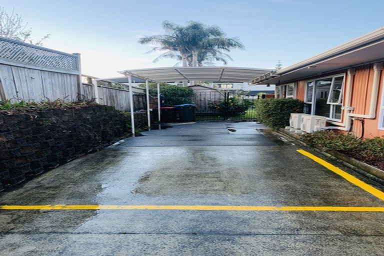 Photo of property in 24 Terry Street, Blockhouse Bay, Auckland, 0600