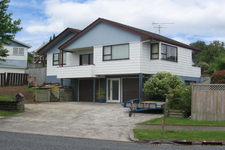 Photo of property in 12 Beechdale Crescent, Pakuranga Heights, Auckland, 2010