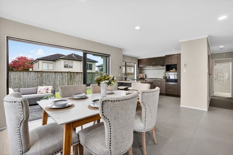 Photo of property in 28 Pickaberry Avenue, Karaka, Papakura, 2113