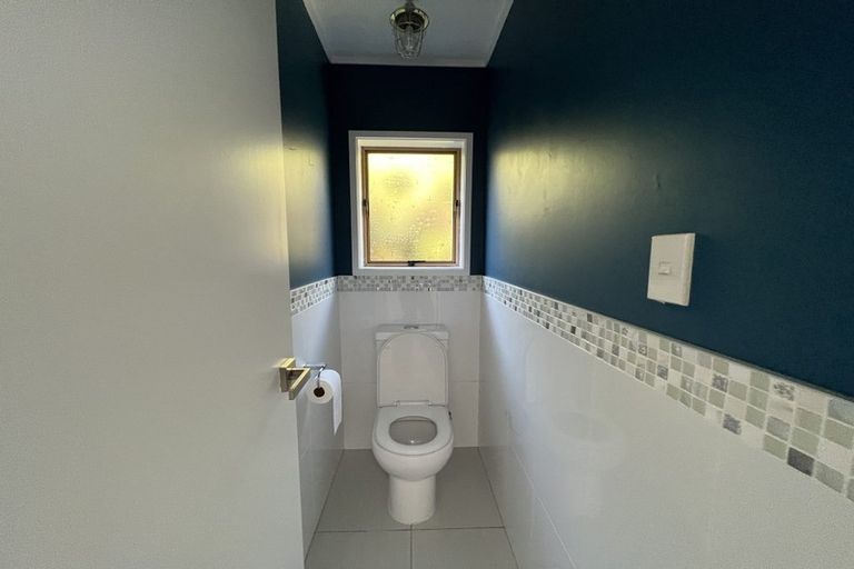 Photo of property in 29 Himalaya Drive, Half Moon Bay, Auckland, 2012