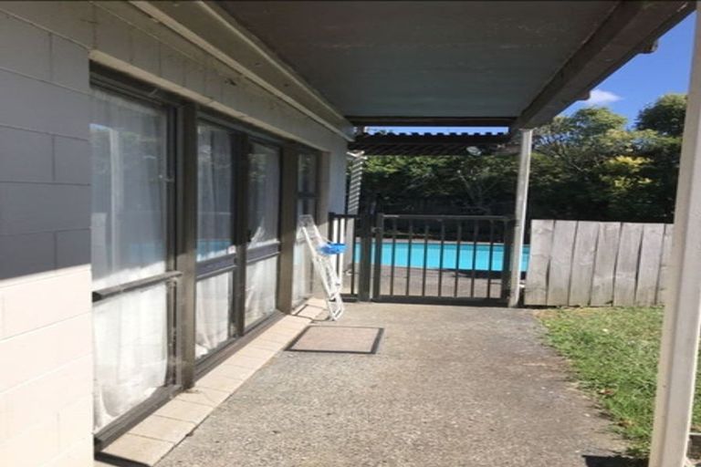 Photo of property in 74 Weatherly Road, Torbay, Auckland, 0630