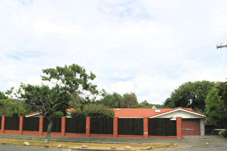 Photo of property in 18 Barton Road, Heretaunga, Upper Hutt, 5018