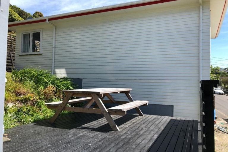 Photo of property in 42 Hathaway Avenue, Karori, Wellington, 6012