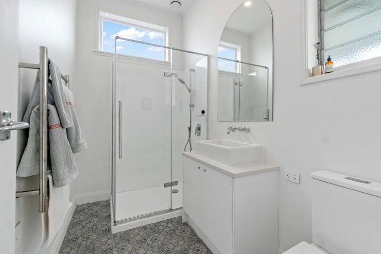 Photo of property in 236 Birkdale Road, Birkdale, Auckland, 0626