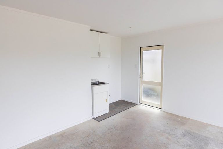 Photo of property in 21 Logan Way, Kelvin Grove, Palmerston North, 4414