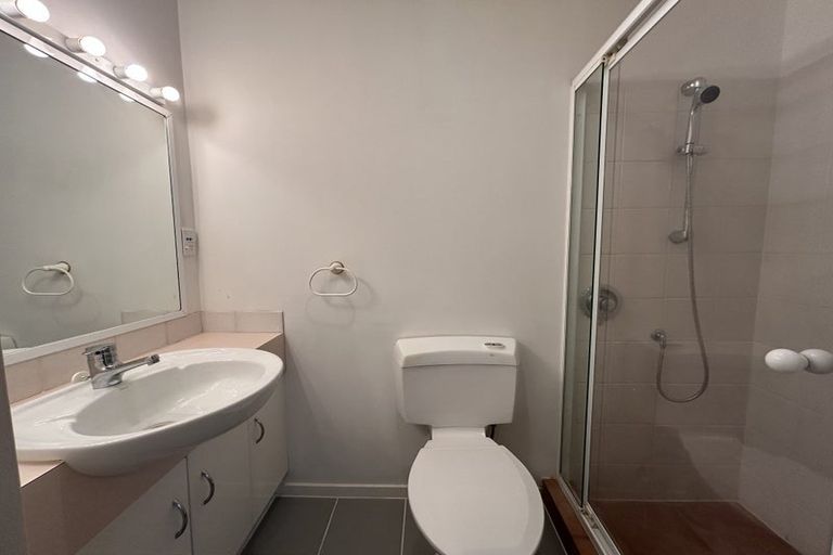 Photo of property in 1/19 Trafalgar Road, Milford, Auckland, 0620