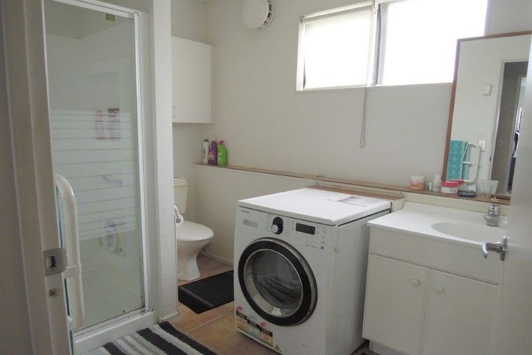 Photo of property in 2/84 Kowhai Road, Campbells Bay, Auckland, 0630