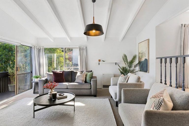 Photo of property in 76 Khandallah Road, Ngaio, Wellington, 6035