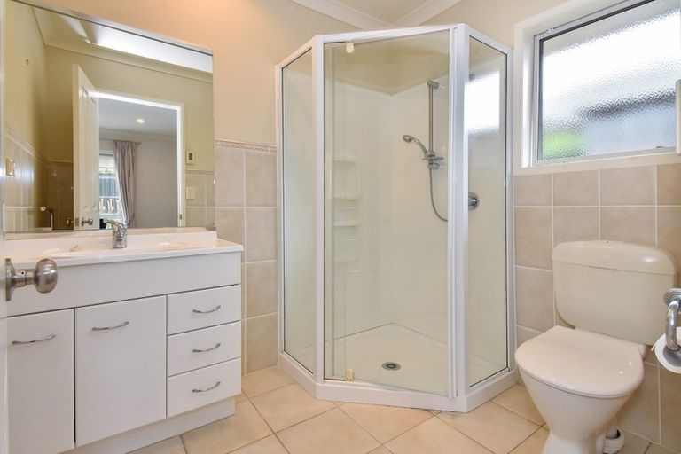 Photo of property in 8 Crannich Place, Wattle Downs, Auckland, 2103