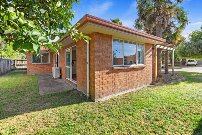 Photo of property in 76 Nielsen Gardens, Rototuna, Hamilton, 3210