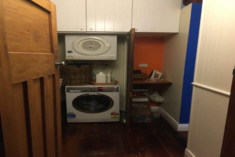 Photo of property in 35 Grafton Road, Roseneath, Wellington, 6011