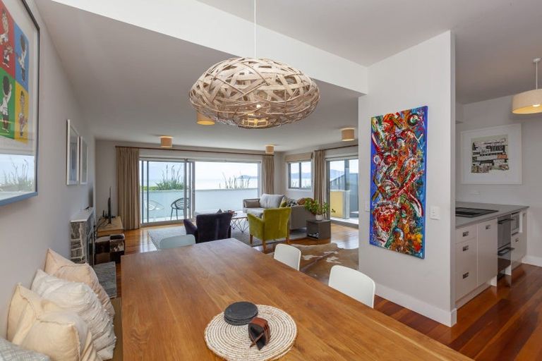 Photo of property in 121 The Parade, Paekakariki, 5034