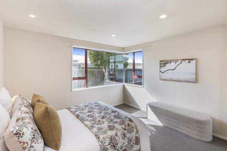 Photo of property in 2/172 Langdons Road, Northcote, Christchurch, 8052